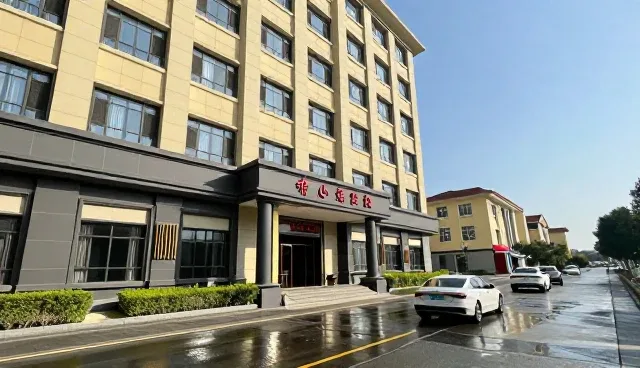 酒店预订线路策划如何应对性能差异问题